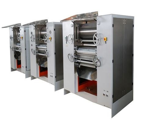 Máquina de fabricación de jabón totalmente automática de 3000 kg para la producción de barras de lavandería